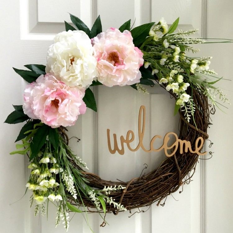 Coroa de porta para videira natureza de verão com flores decorativas