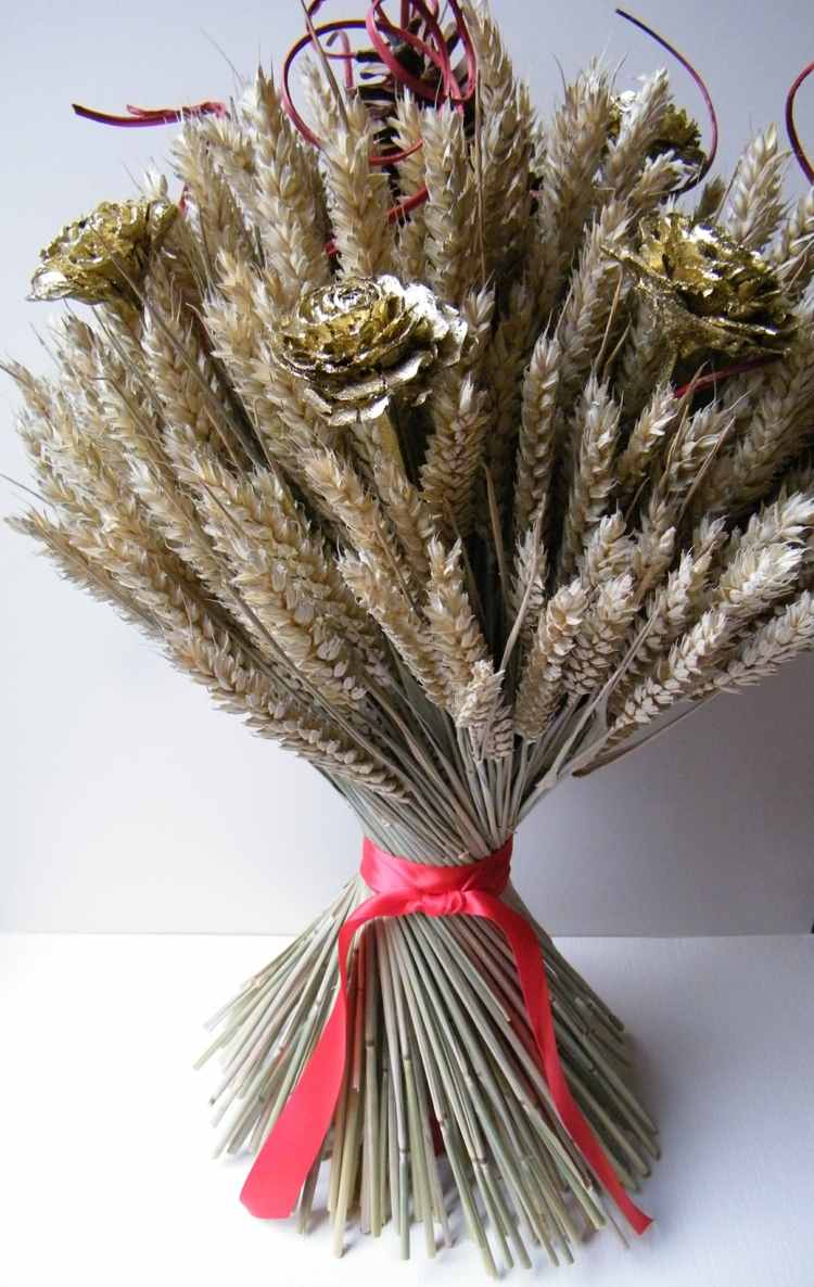 bouquet-faça-você-mesmo-rosas-ouro-trigo-natureza-funileiro seco