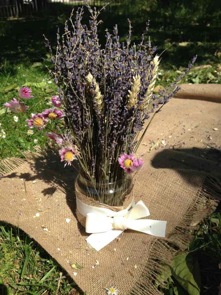 Decoração de arco de lavanda faça você mesmo