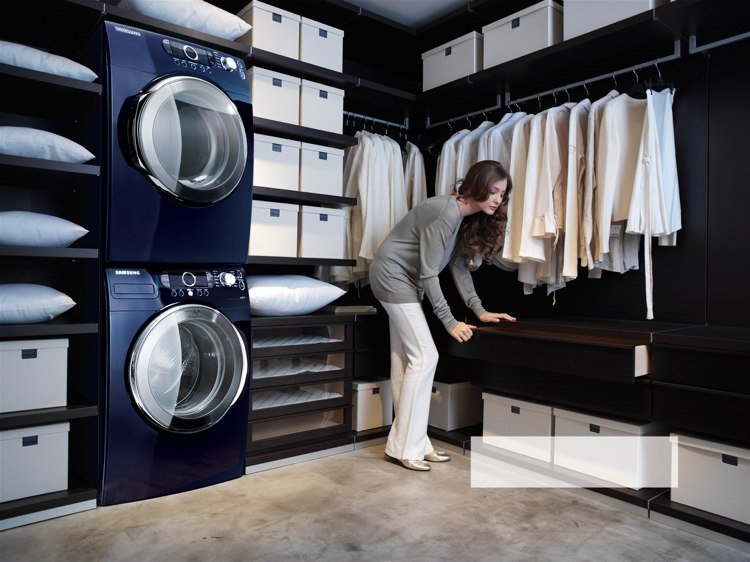 Secador na máquina de lavar-vestiário-closet-luxo-preto