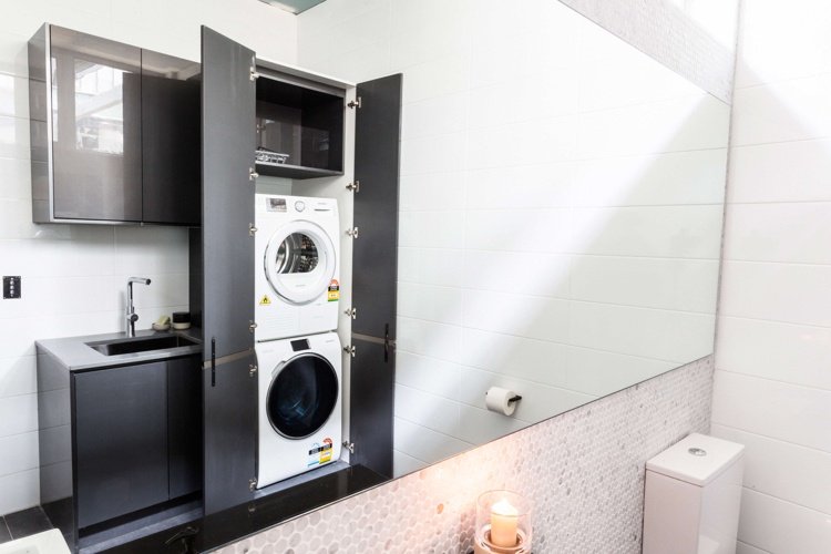 secadora-máquina de lavar-banheiro-armário-integrado-cinza-alto brilho