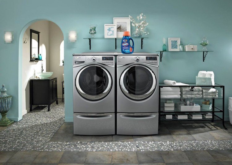 secadora-máquina de lavar-banheiro-lavanderia-moderna-parede-pintura-turquesa