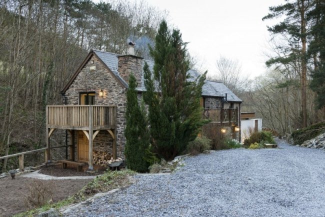 Berwyn Mühle renovação fachada pedra varanda