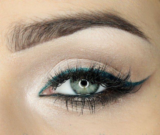 olho-maquilhagem-verde-delineador-olho-sombra-ligeiramente-cintilante-natural