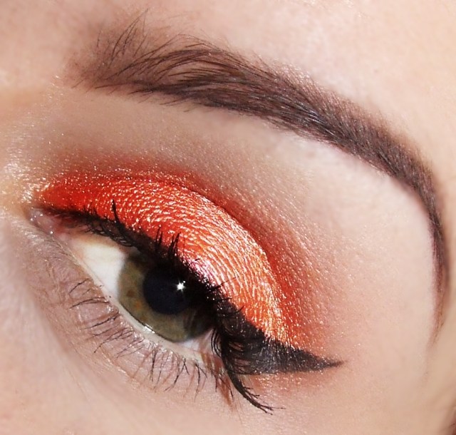 avermelhado-mono-sombra-cremosa-textura-ótima-maquiagem-tendências-2014