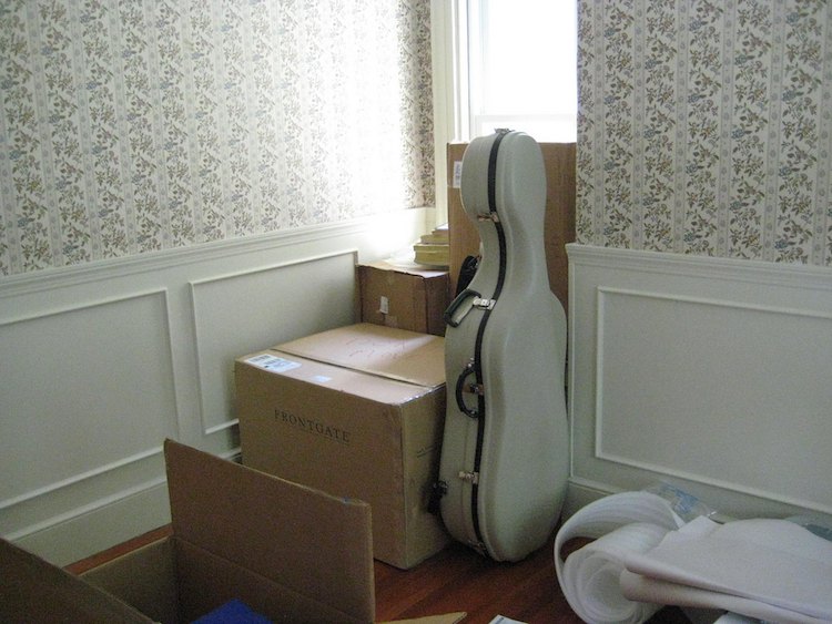 Organize o movimento-desempenho-deixe-o-novo-apartamento