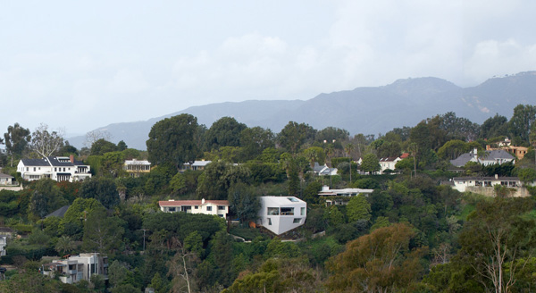 Casa na encosta de Johnston Marklee - vista distante