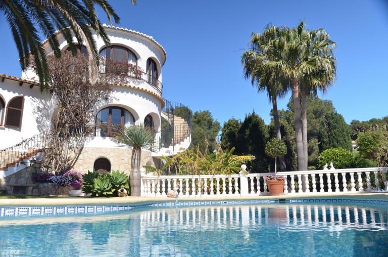Reserve férias na piscina da villa de Maiorca