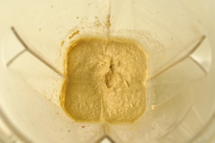 receita vegana para misturador de homus preparando prato árabe