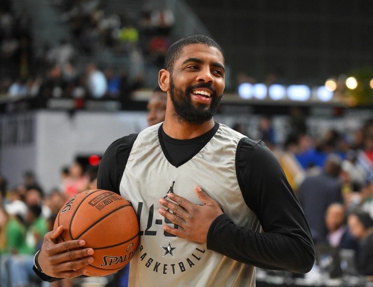 A dieta à base de plantas da atleta vegana Kyrie Irving beneficia o exercício