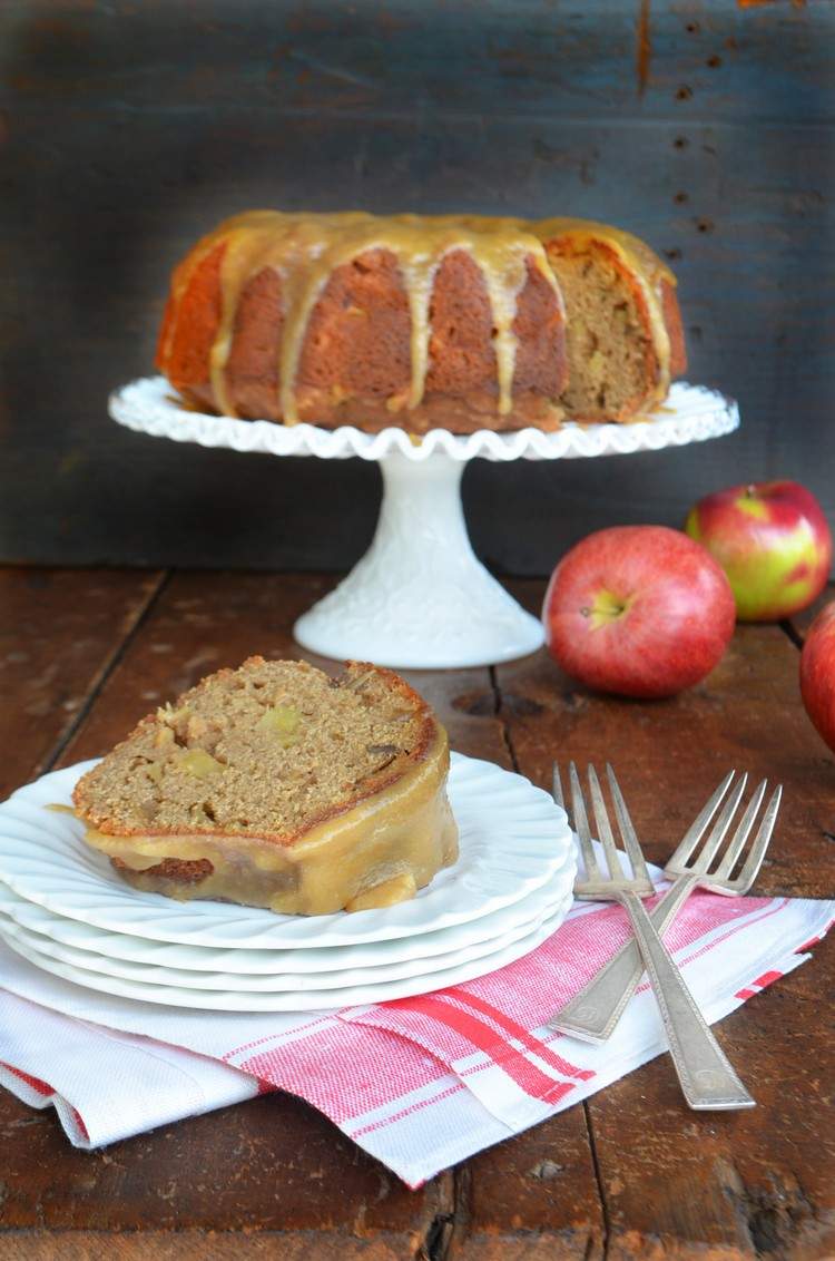 bolo de maçã vegano-receita saudável-purê de maçã-maçã-nozes cozidas