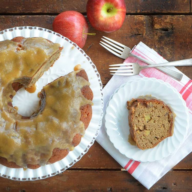 vegan-apple-cake-apple-must-vegan-ginger-canela-bolo-bundt forma para bolo