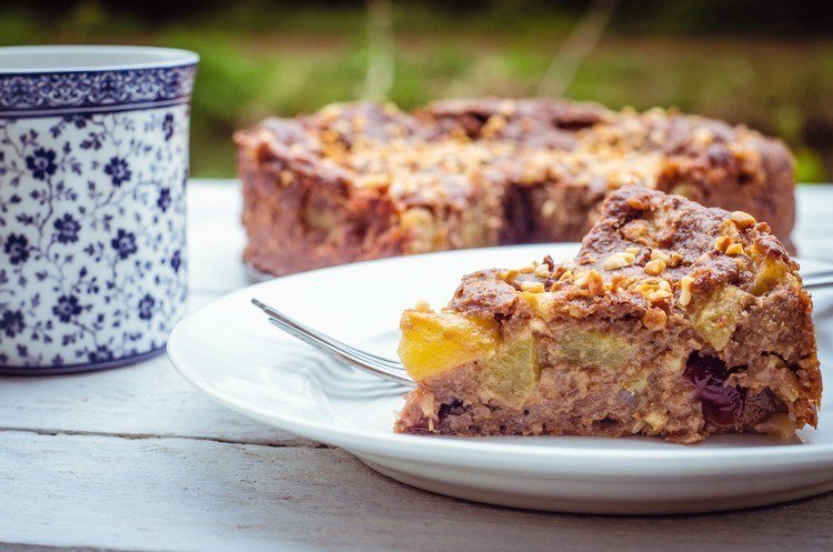 vegan-apple-cake-assando-maçãs-avelãs-canela-café-da-manhã-receita-ideia