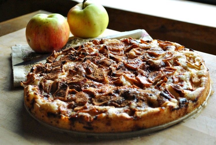 vegan-apple-cake-sem-ovo-suculento-maçãs-canela-sobremesa-preparando-deliciosa