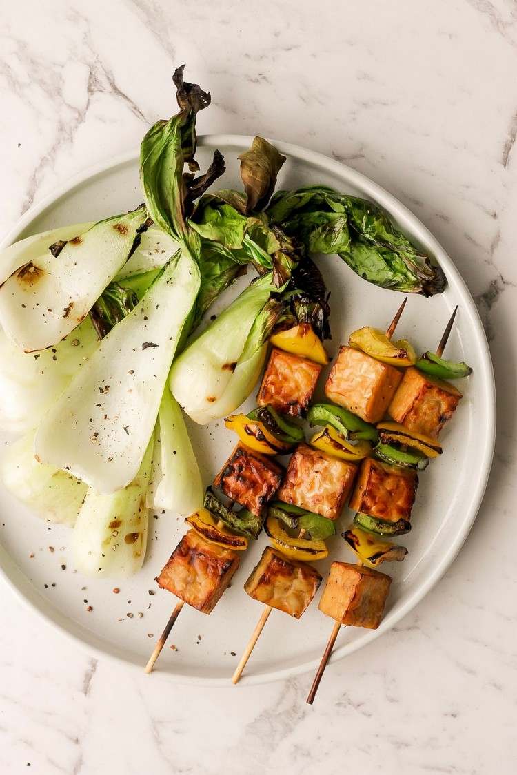 Tempeh espetos fontes veganas de proteínas grelhadas vegetarianas receitas fáceis
