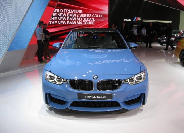 BMW 2014 e M4 2014 na frente