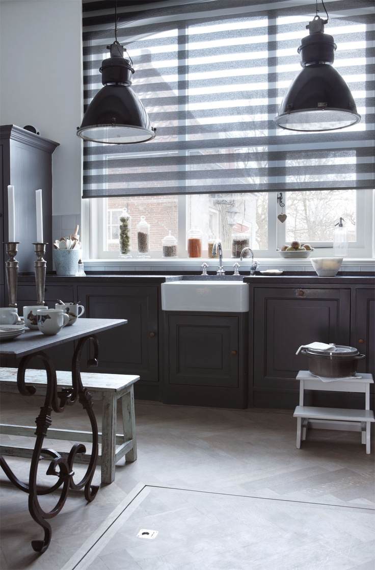 decoração de janela-escurecimento-privacidade proteção-cortinas de rolo-preto-branco-cozinha-vintage-moderno