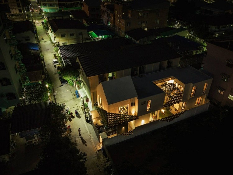 i house gooseberry design tailândia iluminação de fachada verde