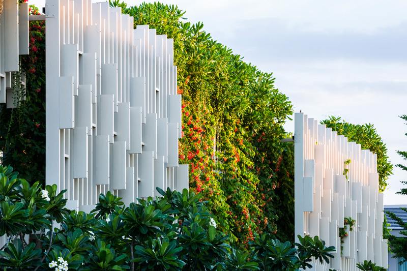 vertical-jardim-flor-fachada-moderna-planta minimalista