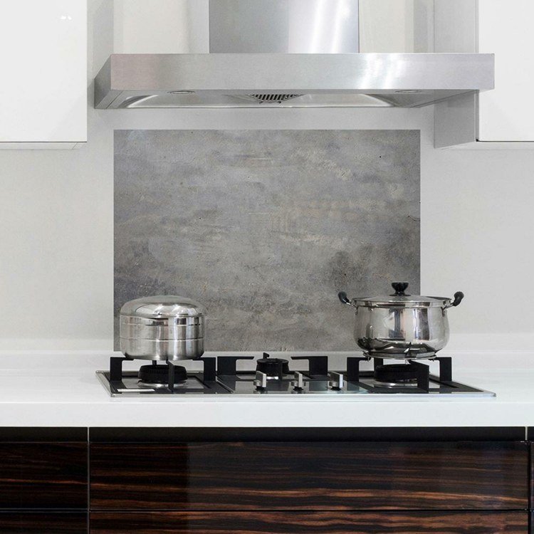 Use a aparência de concreto para proteção contra respingos na cozinha