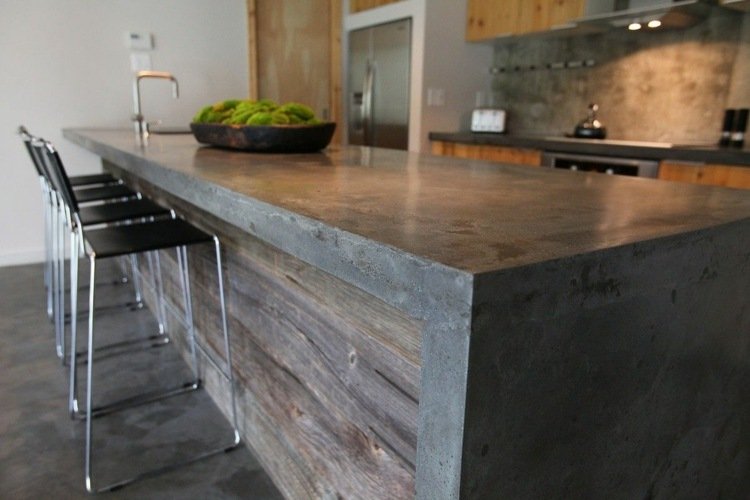 Projete madeira rústica na cozinha com aparência de concreto