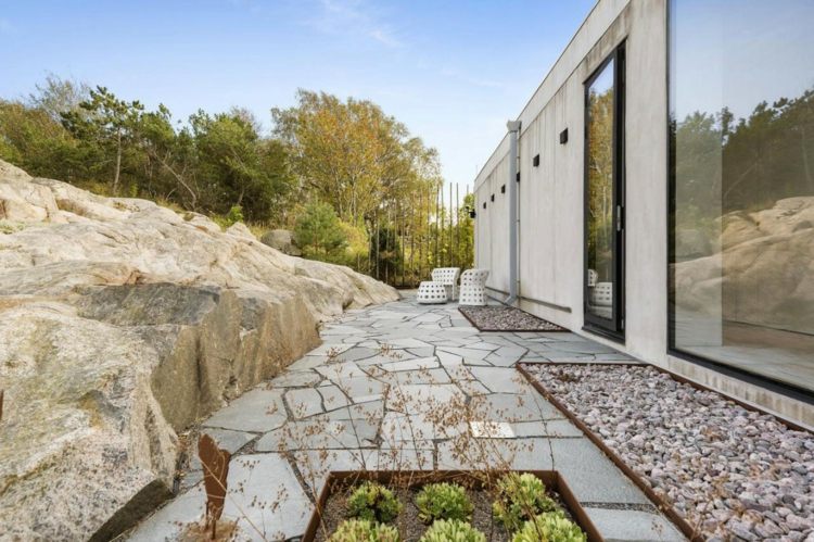 entrada ao ar livre cascalho design moderno villa rochas escandinavas