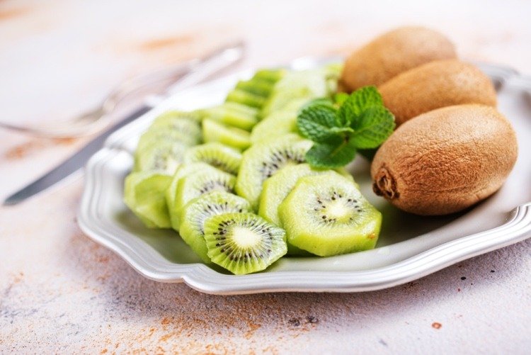 vitamina c comida kiwi