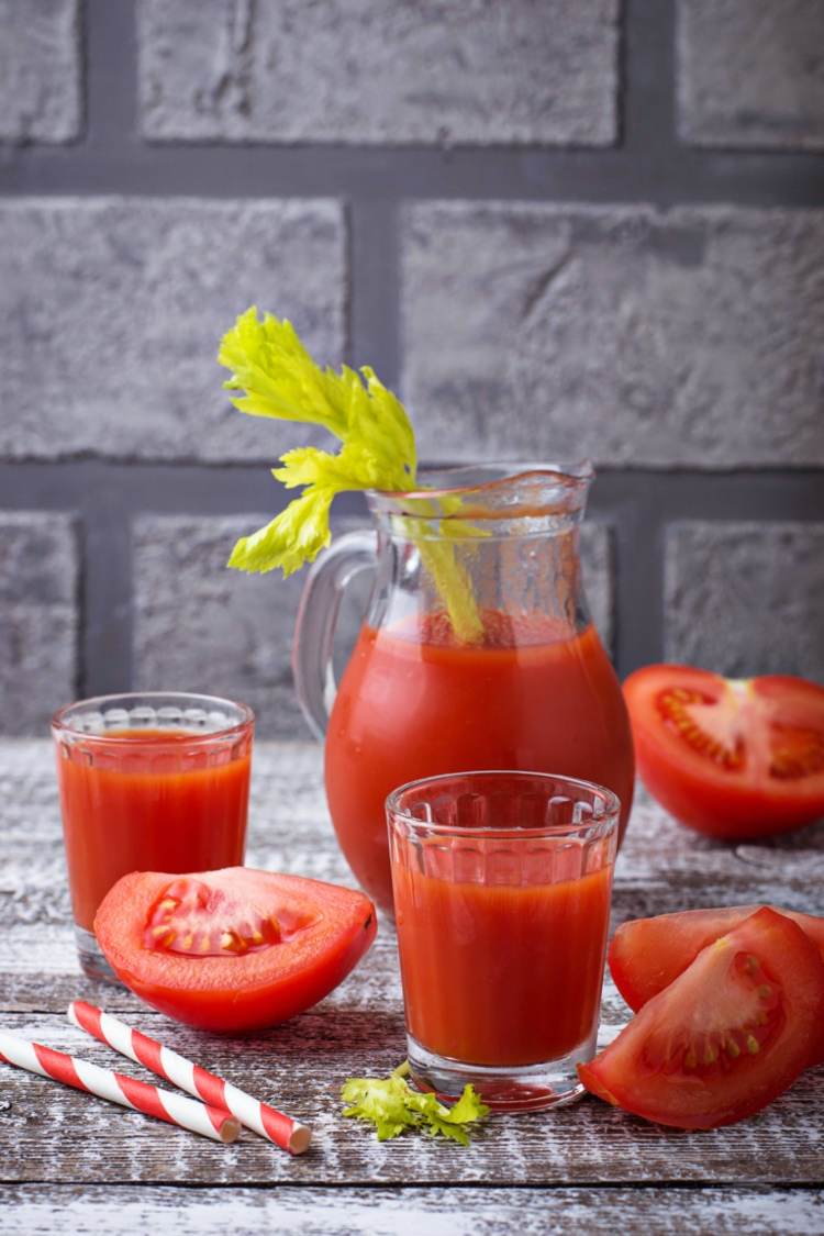 alimentos contendo vitamina c suco de tomate