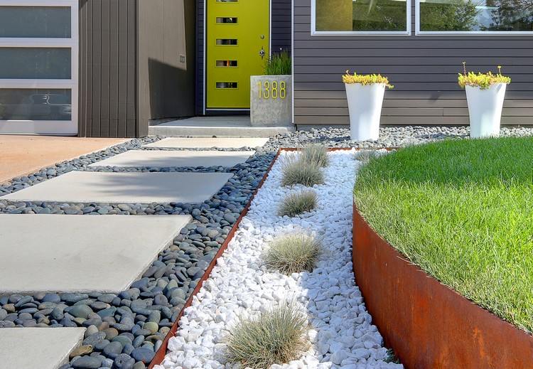 Projete o jardim da frente fácil de cuidar-cascalho-branco-cinza-azul festuca-corten-borda de aço