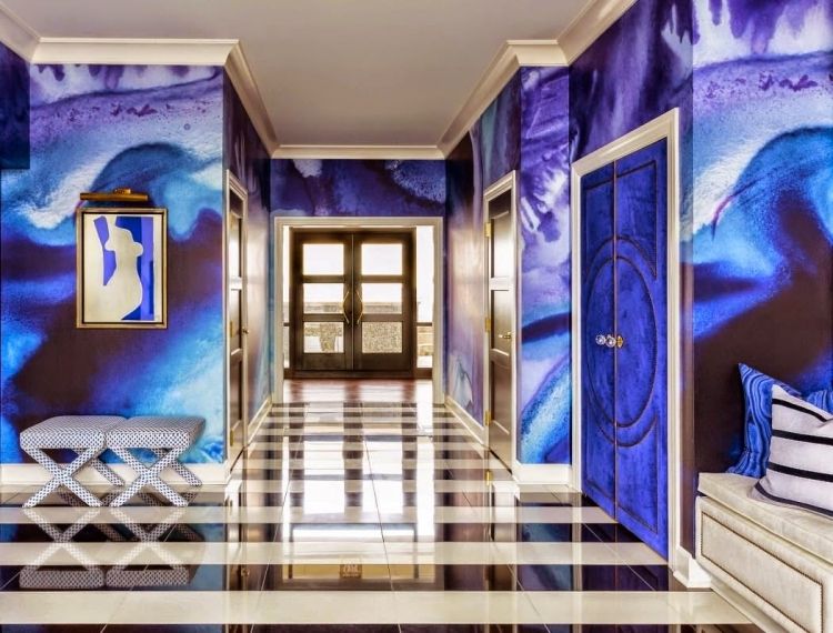 wall painting-ideas-design-water-color-water-effect-blue-ultramar-black-floor-white