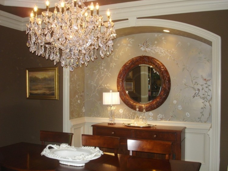 parede-idéias-tradicional-barroco-estuque-madeira-móveis-espelho-cristal-lustre