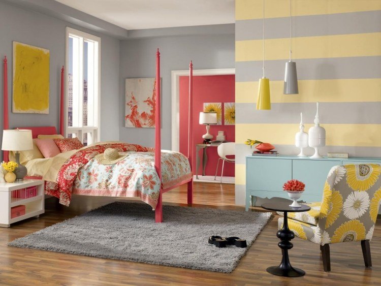 Cor da parede cinza - combinações-amarelo-coral-cor-tapete-decoração-luminária pendente-roupa de cama