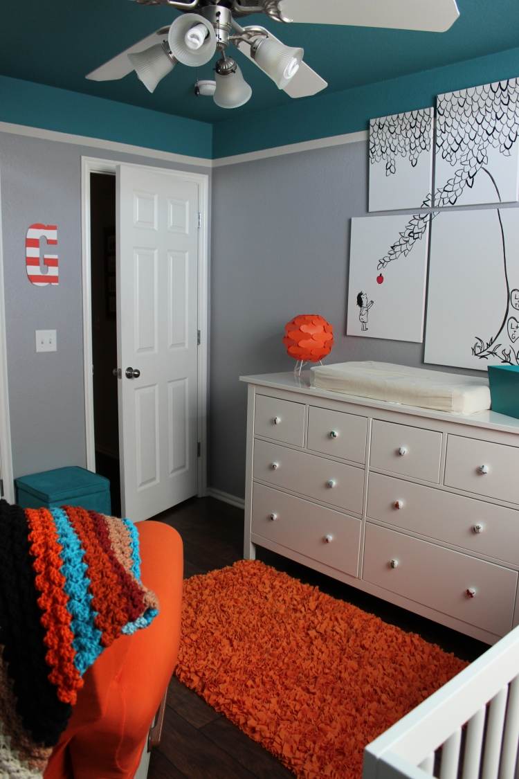 parede-cor-cinza-combinações-laranja-branco-fotos-criativo-ventilador-teto-turquesa