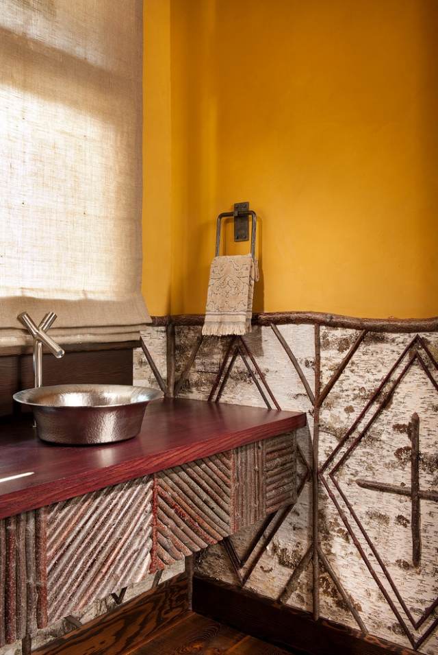 rústico-banheiro-parede-borda-pintura-luz-não-brilhante-tom dourado