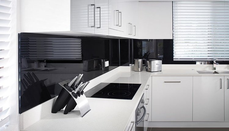 Painéis de parede para cozinha -cozinha espelho-moderno-alto-brilho-preto-branco