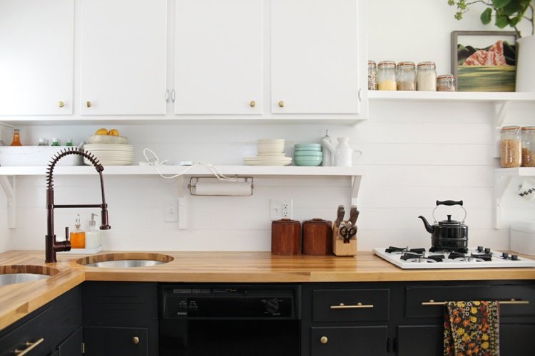 Painéis de parede-cozinha-espelho de cozinha-branco-tradicional-preto-modernizado
