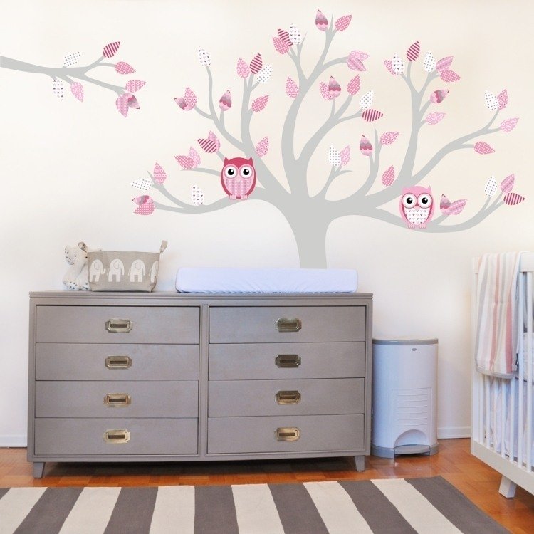 decalque de parede-berçário-trocador-mesa-árvore-coruja-cinza-claro-rosa