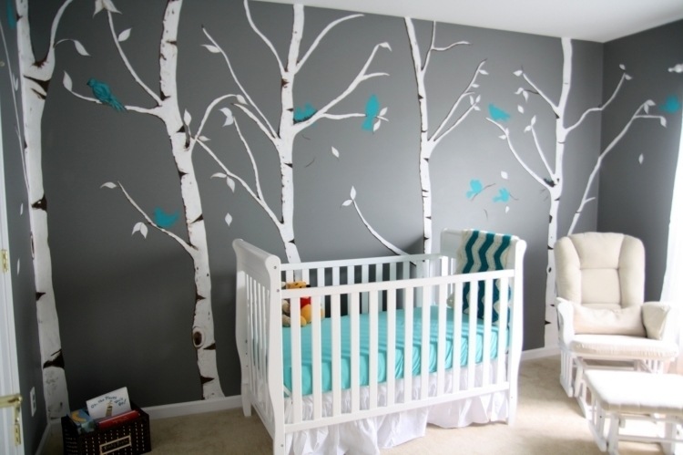 Decalque de parede-quarto de bebê-cinza-parede-bétula-pássaro-branco-poltrona-cama de bebê