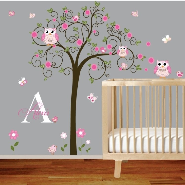 decalque de parede-bebê-quarto-menina-alexis-árvore-coruja-rosa-cama de bebê