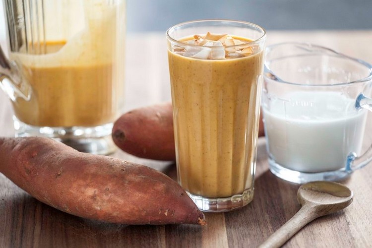 Prepare smoothies quentes com batata doce