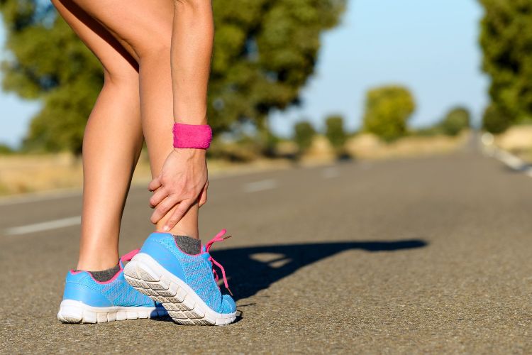 o que fazer contra cãibras nas pernas remédios caseiros ajudam a combater cãibras musculares treinamento corrida