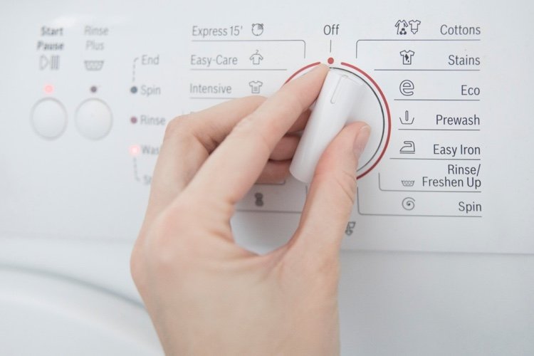 Limpar a máquina de lavar em altas temperaturas mata bactérias