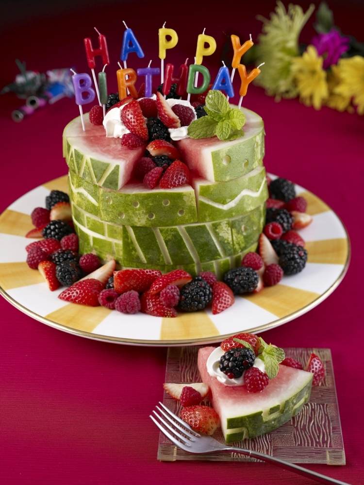 watermelon-decorating-ideas-birthday-cake-berries