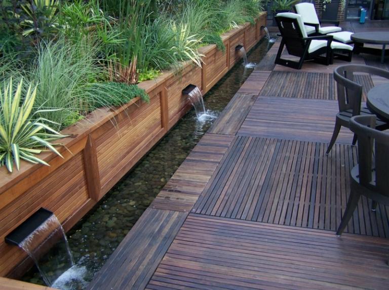 recursos hídricos no jardim riacho terraço cachoeira piso de madeira graeser cama elevada