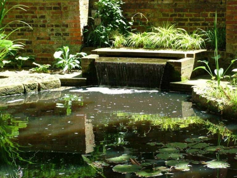 recursos de água no jardim cachoeira lagoa pedra ideia