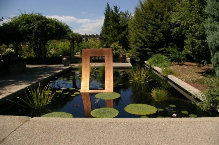 fontes de água no jardim lagoa grande e minimalista nenúfares graeser