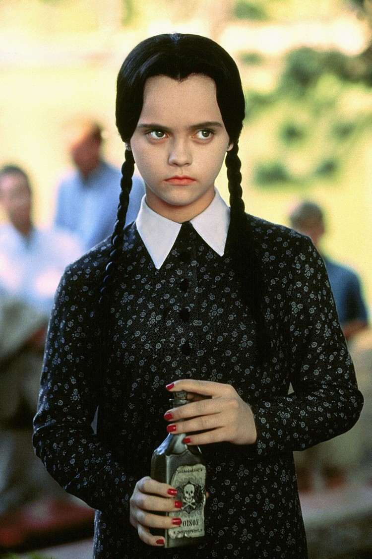 Quarta-feira Addams christina-ricci-outfit-halloween-idea