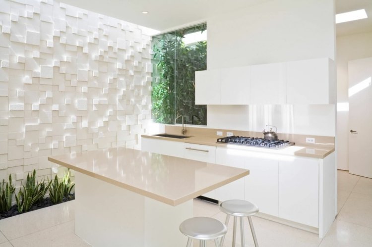 parede de bloco de concreto cozinha-pequena-luminosa-mobília-iluminação-plantas