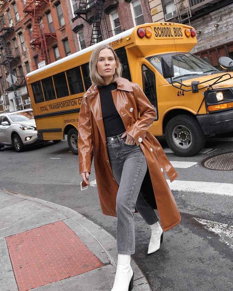 Jaqueta Vynil combina tendências da moda outono inverno 2020 combinar botas brancas