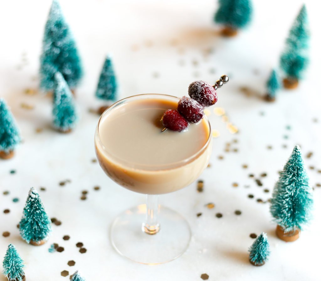 Prepare um coquetel de Natal com a deliciosa receita festiva do Baileys para um drink de festa